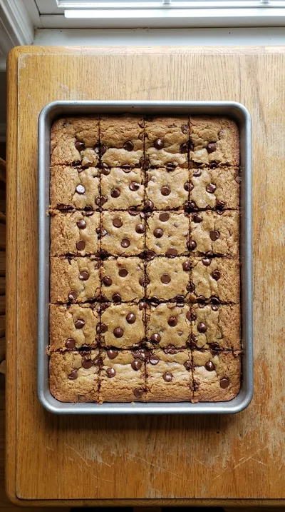 Chewy Chocolate Chip Cookie Bars - cooking process