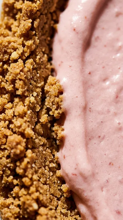 Creamy Strawberry Cheesecake - ingredients preparation
